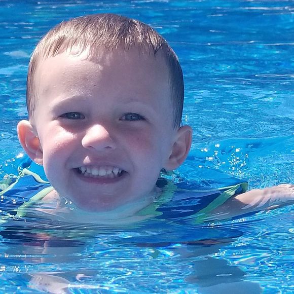 Meet your Posher, Robyn - Picture 1 of 1